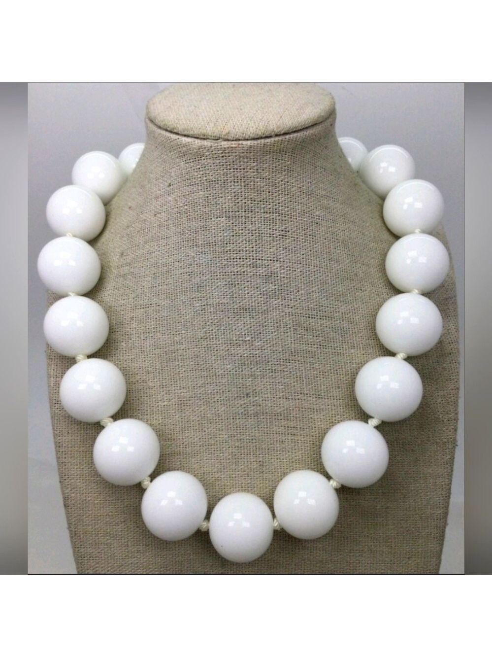 Banana Republic White Chunky Beaded Necklace NWT